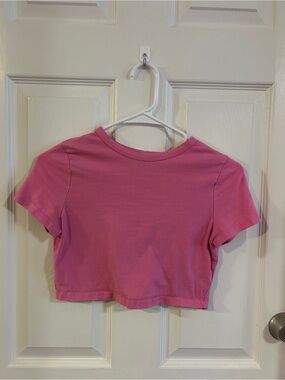 SHEIN Pink Short Sleeve Crop Top